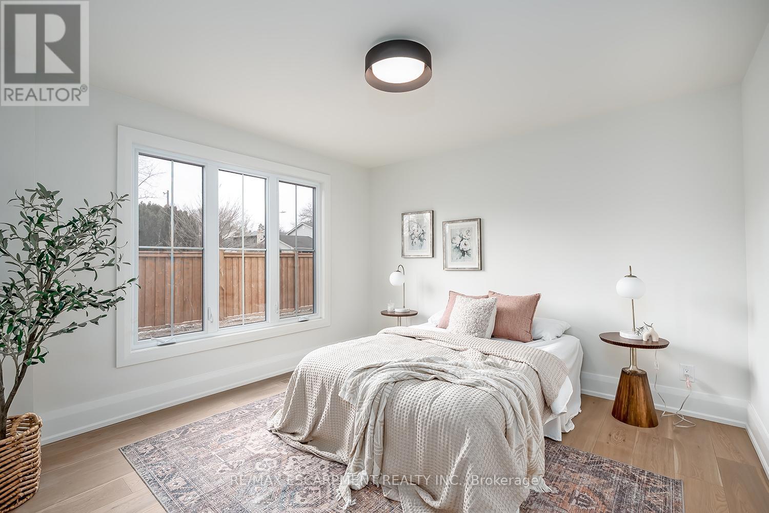 251 Glen Afton Drive, Burlington, ON - Indoor Photo Showing Bedroom