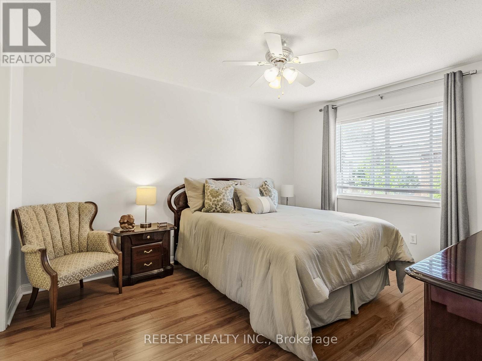 4057 Donnic Drive, Burlington, ON - Indoor Photo Showing Bedroom