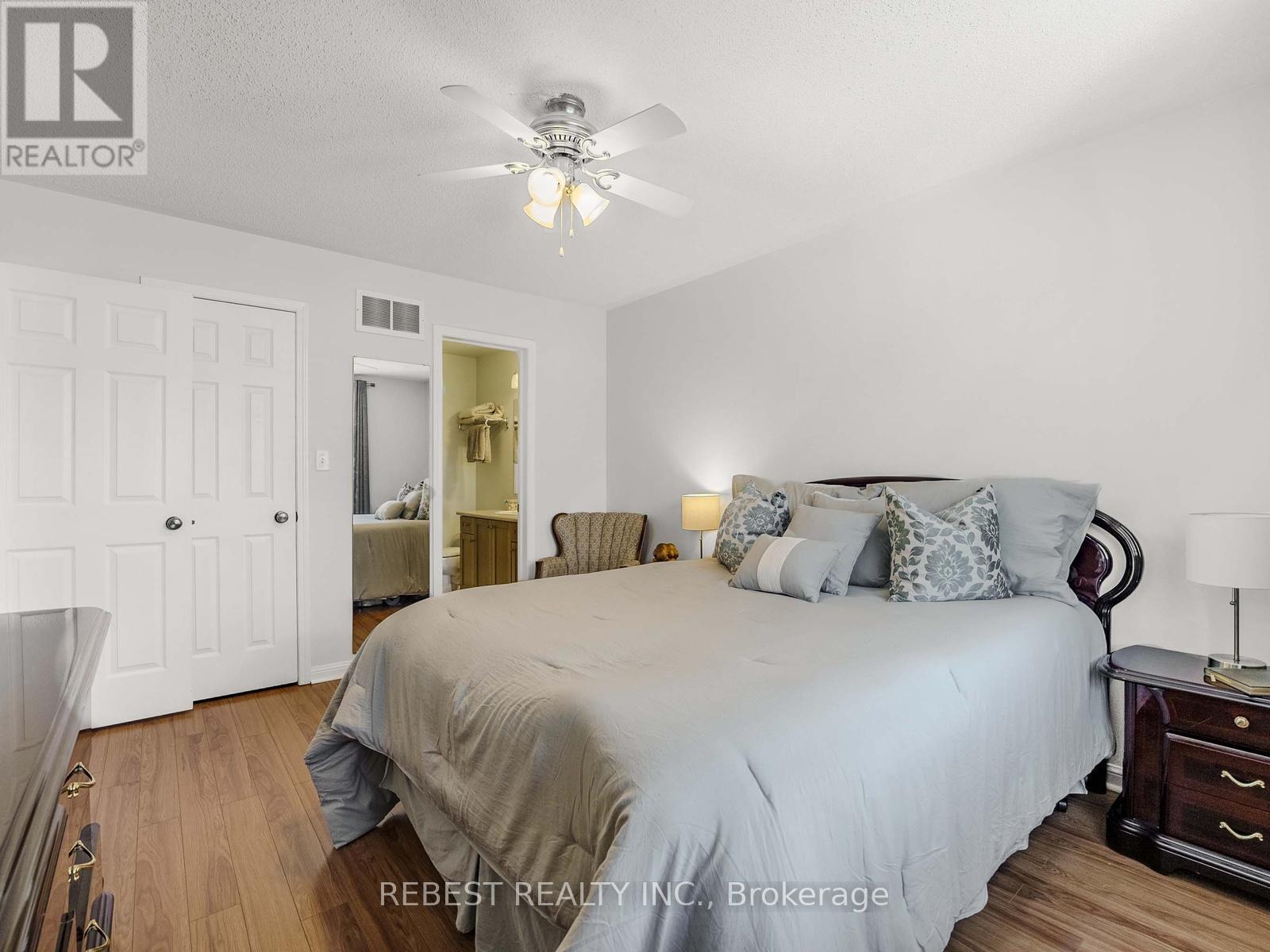 4057 Donnic Drive, Burlington, ON - Indoor Photo Showing Bedroom