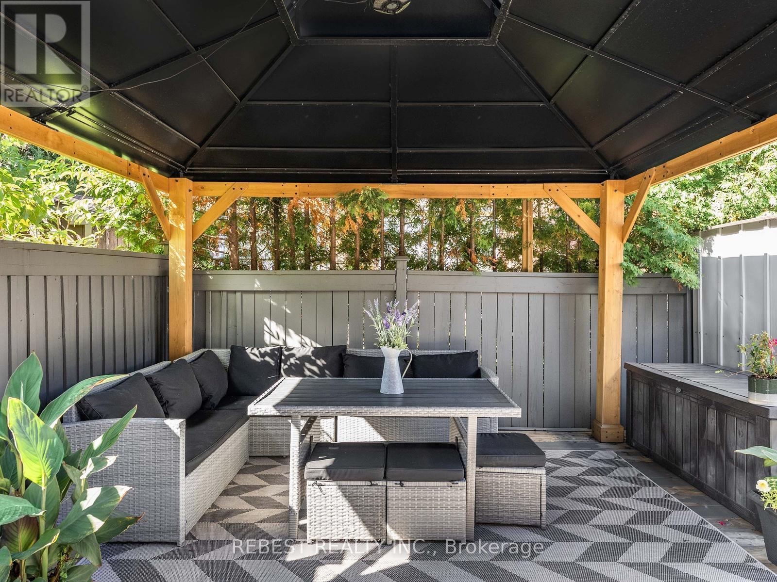 4057 Donnic Drive, Burlington, ON - Outdoor With Deck Patio Veranda With Exterior