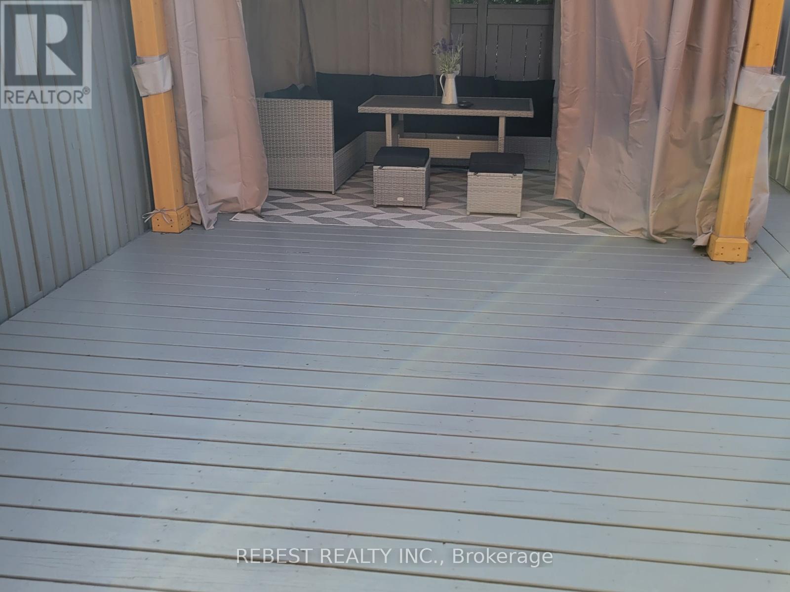 4057 Donnic Drive, Burlington, ON - Outdoor With Exterior