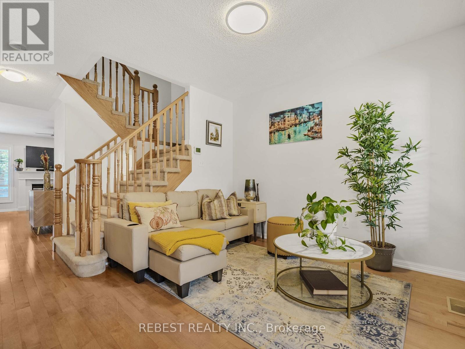 4057 Donnic Drive, Burlington, ON - Indoor Photo Showing Living Room