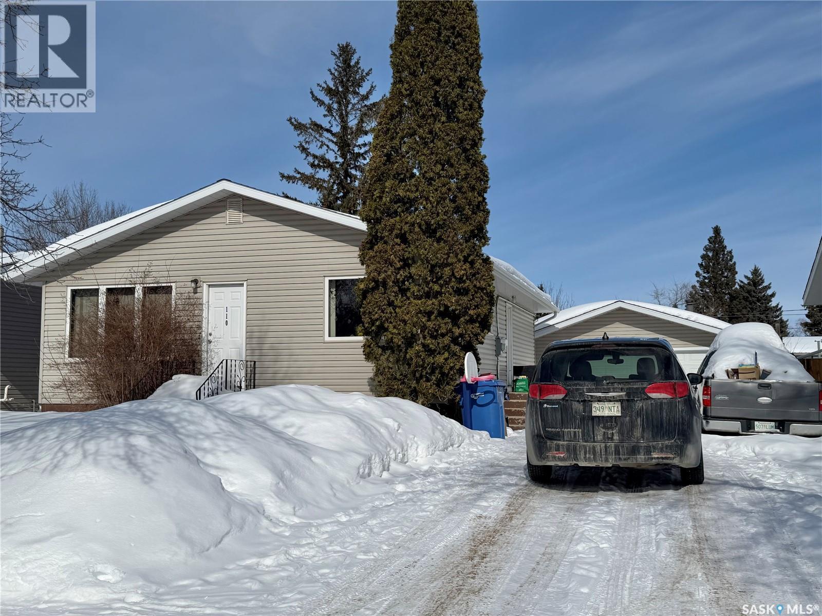 110 Hatton Avenue E, Melfort, SK - Outdoor