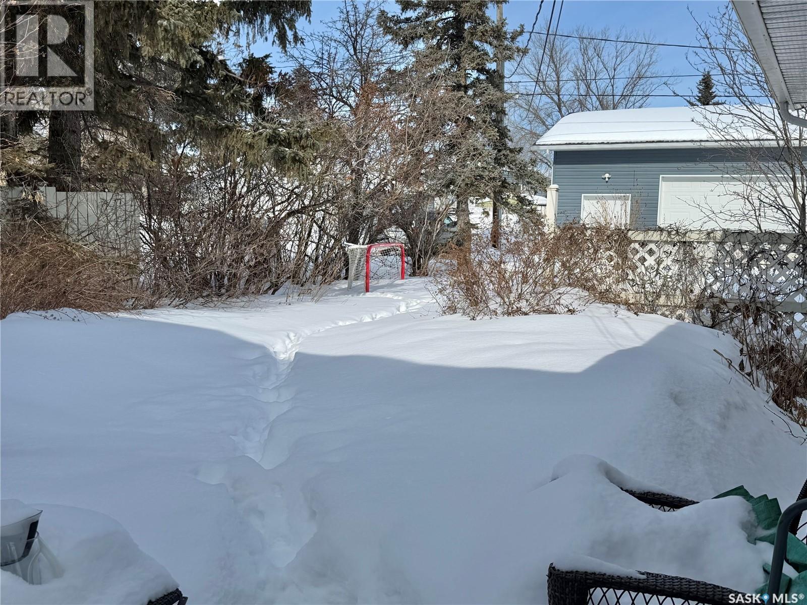 110 Hatton Avenue E, Melfort, SK - Outdoor