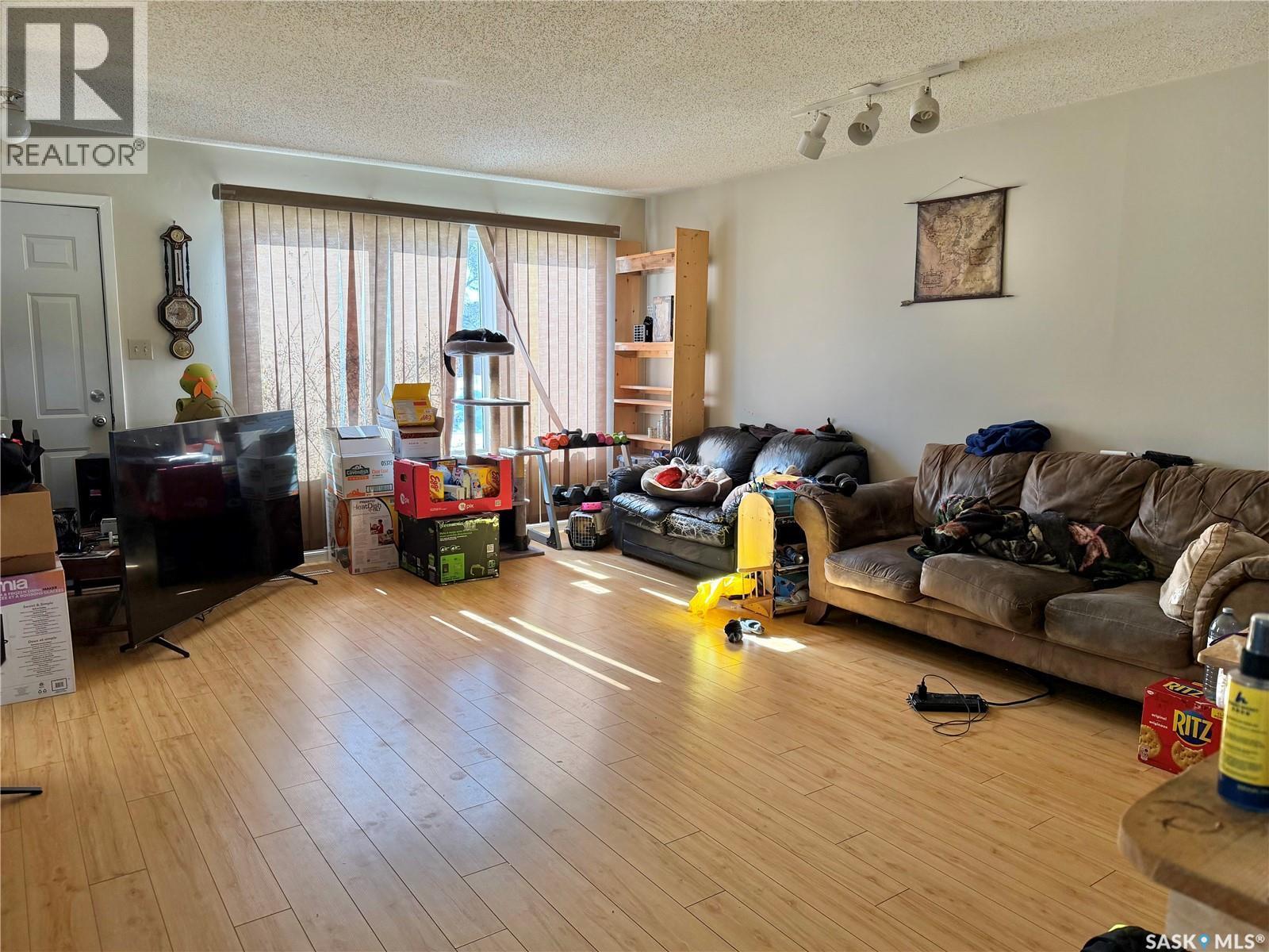 110 Hatton Avenue E, Melfort, SK - Indoor Photo Showing Living Room