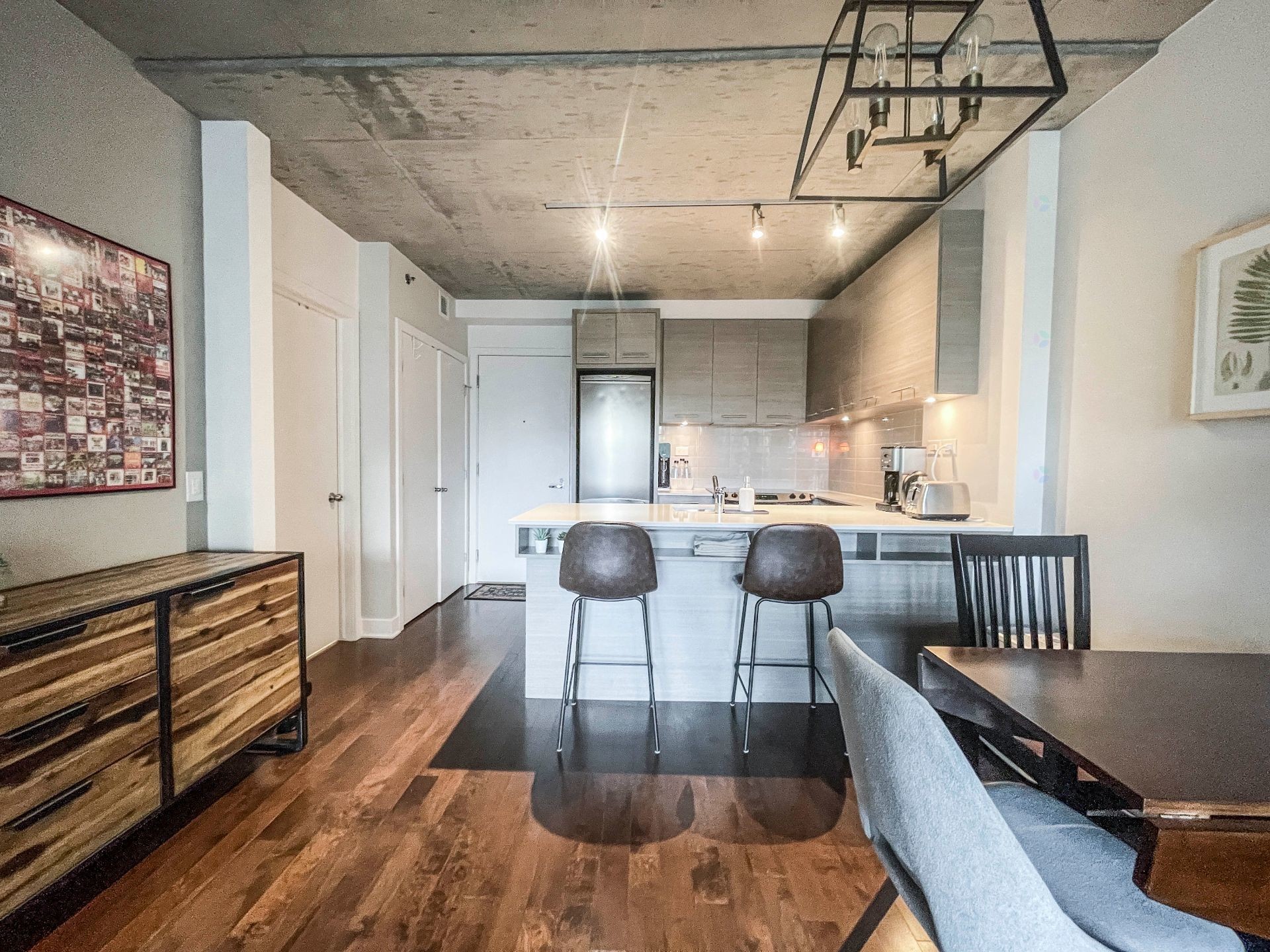 Dining Room - 562-1414 Rue Chomedey, Montréal (Ville-Marie), QC - Indoor Photo Showing Dining Room