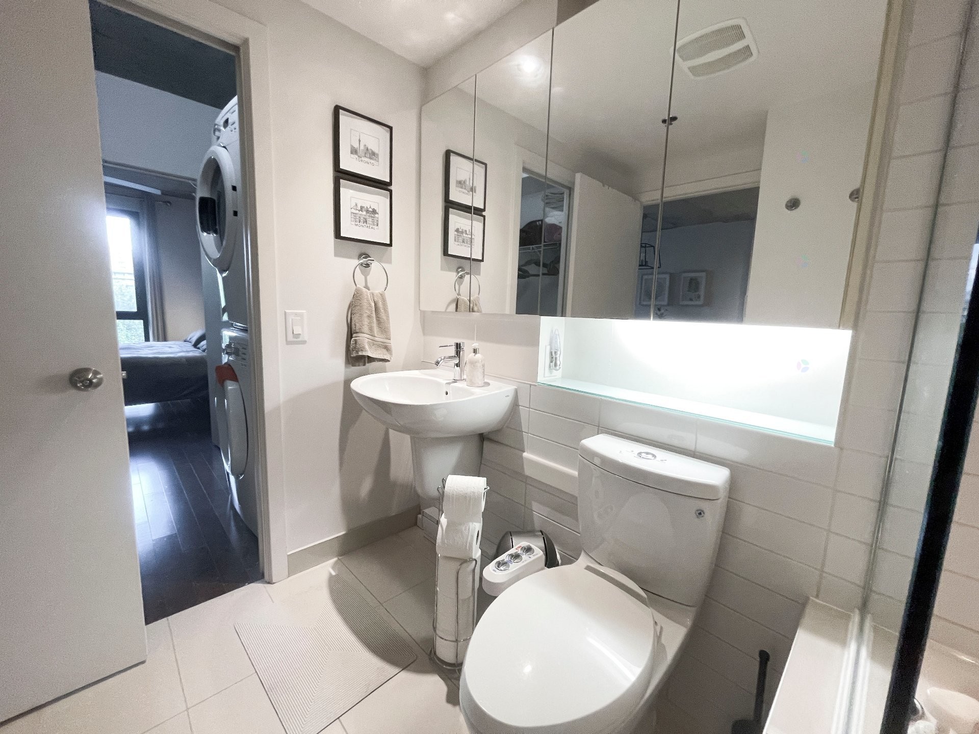 Bathroom - 562-1414 Rue Chomedey, Montréal (Ville-Marie), QC - Indoor Photo Showing Bathroom