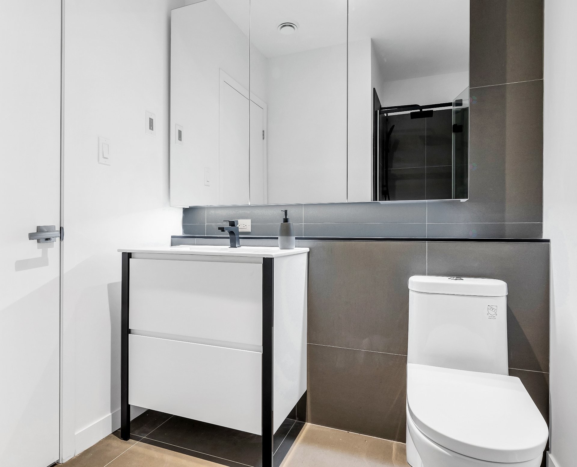 Salle de bains - 503-1160 Rue Mackay, Montréal (Ville-Marie), QC - Indoor Photo Showing Bathroom