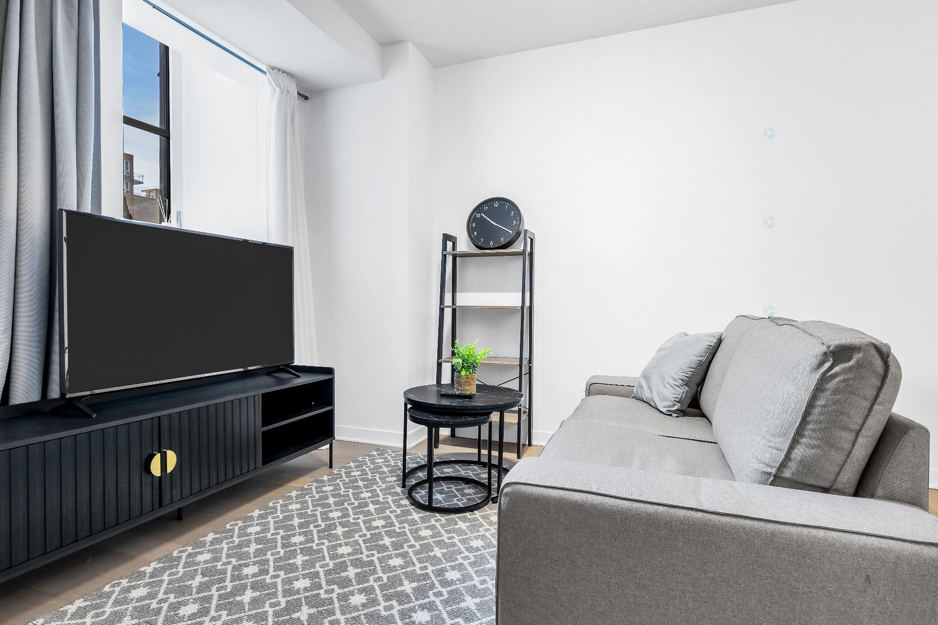 Salon - 503-1160 Rue Mackay, Montréal (Ville-Marie), QC - Indoor Photo Showing Other Room