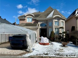 2491 Rue Dalbis Laval (Chomedey), QC H7T 2Z9