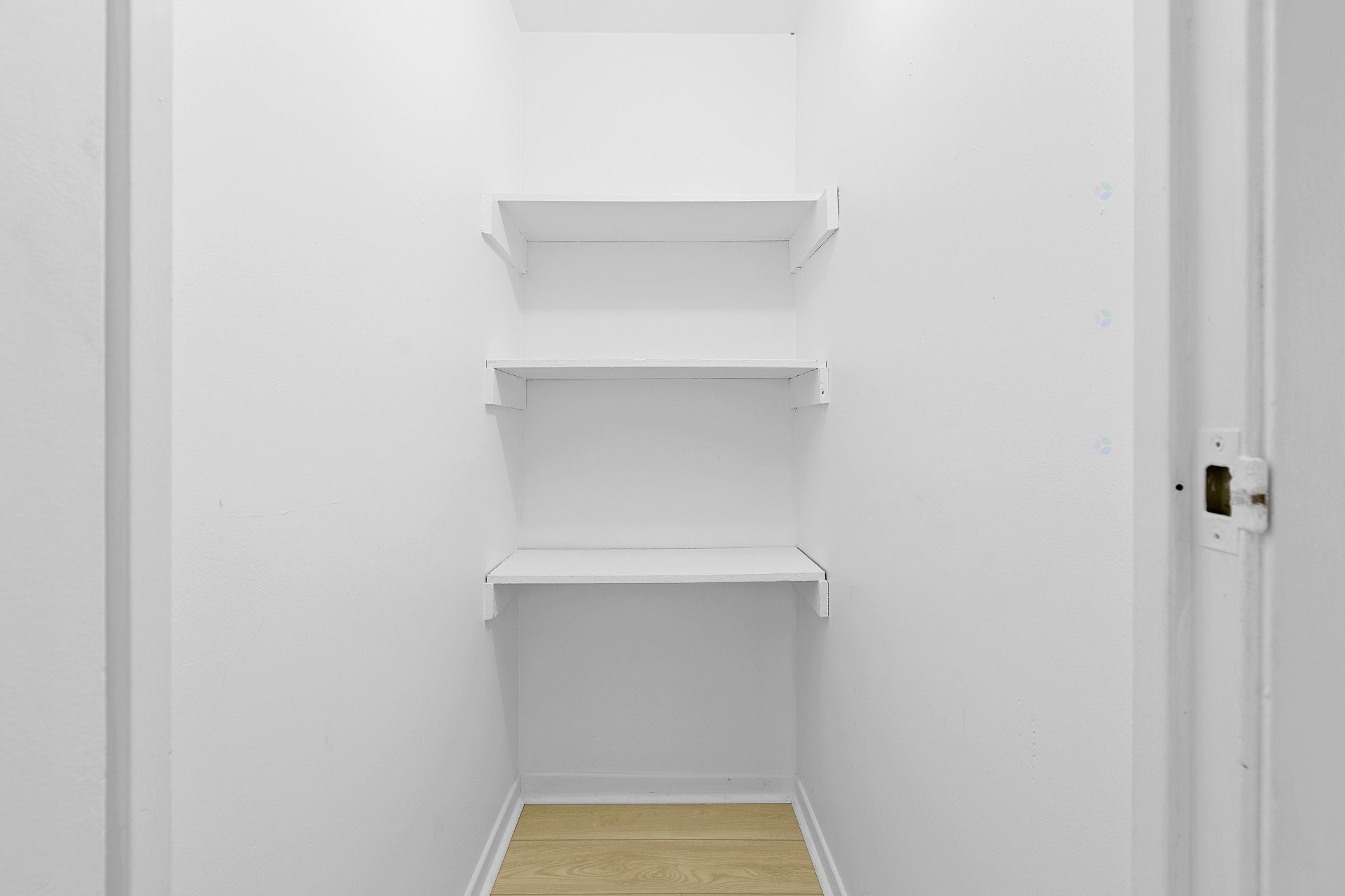 Storage - 27 Boul. De Lucerne, Gatineau (Aylmer), QC - Indoor With Storage