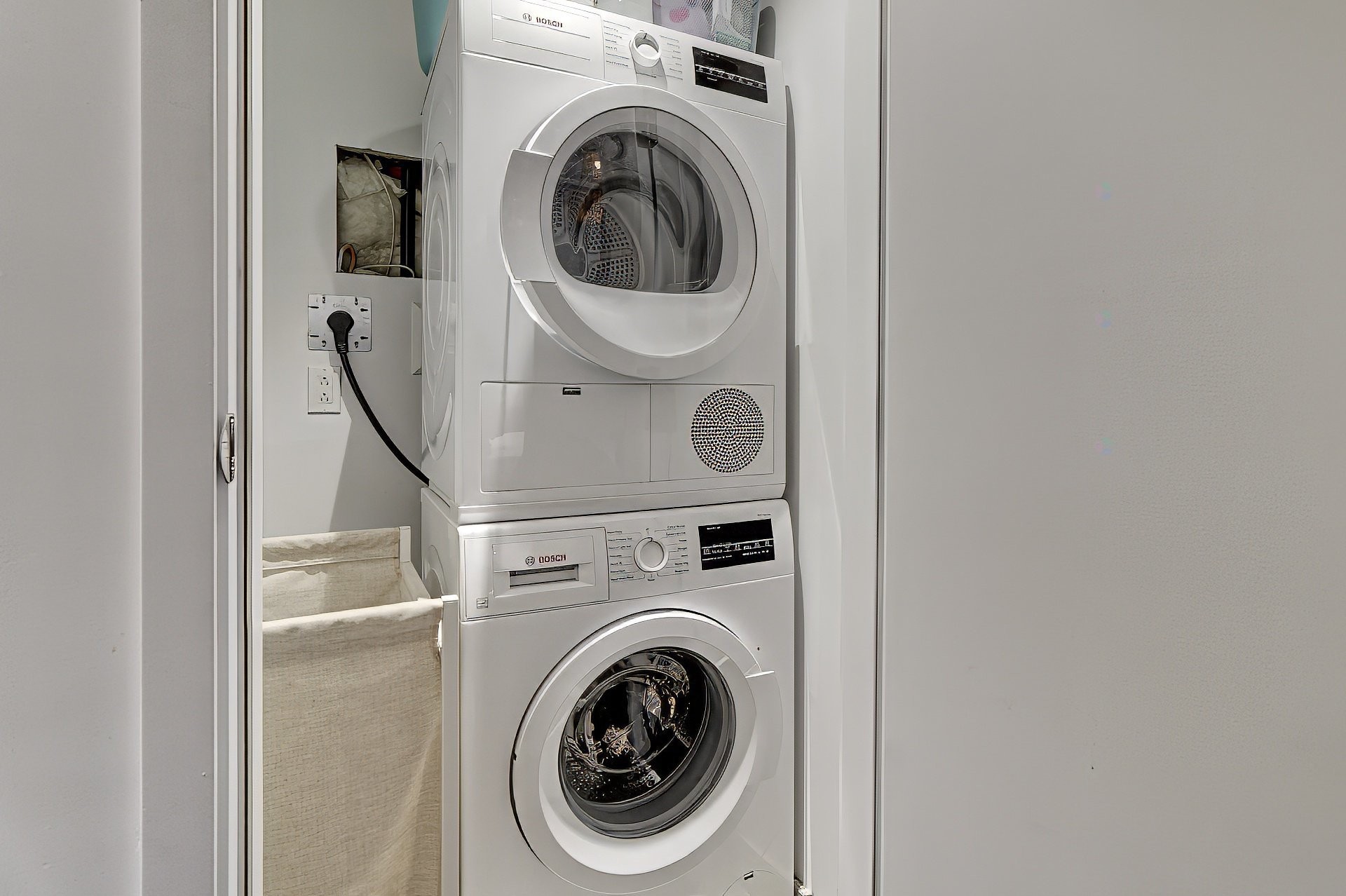 Laundry - 2009-1188 Av. Union, Montréal (Ville-Marie), QC - Indoor Photo Showing Laundry Room
