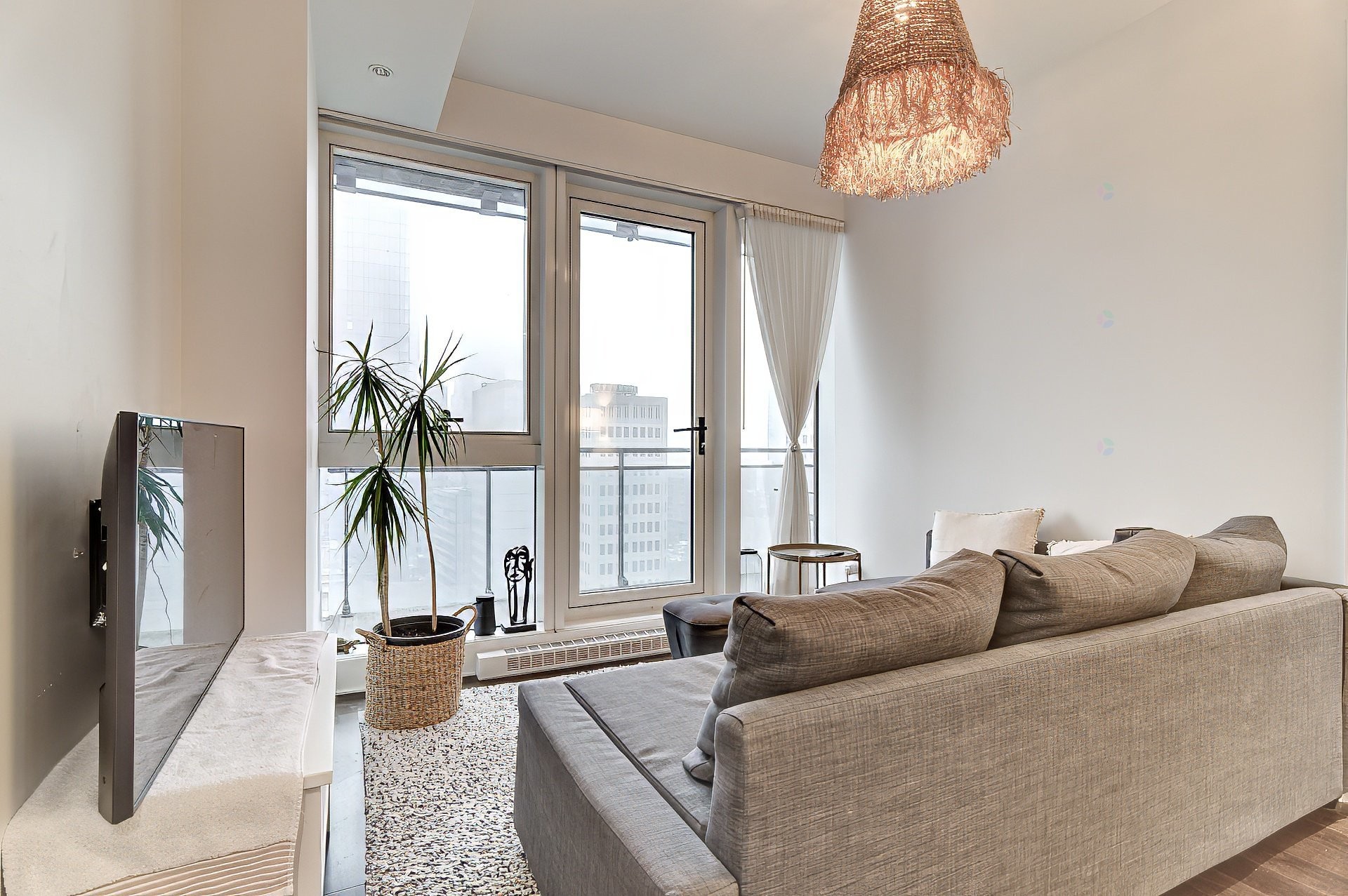 Living Room - 2009-1188 Av. Union, Montréal (Ville-Marie), QC - Indoor Photo Showing Other Room