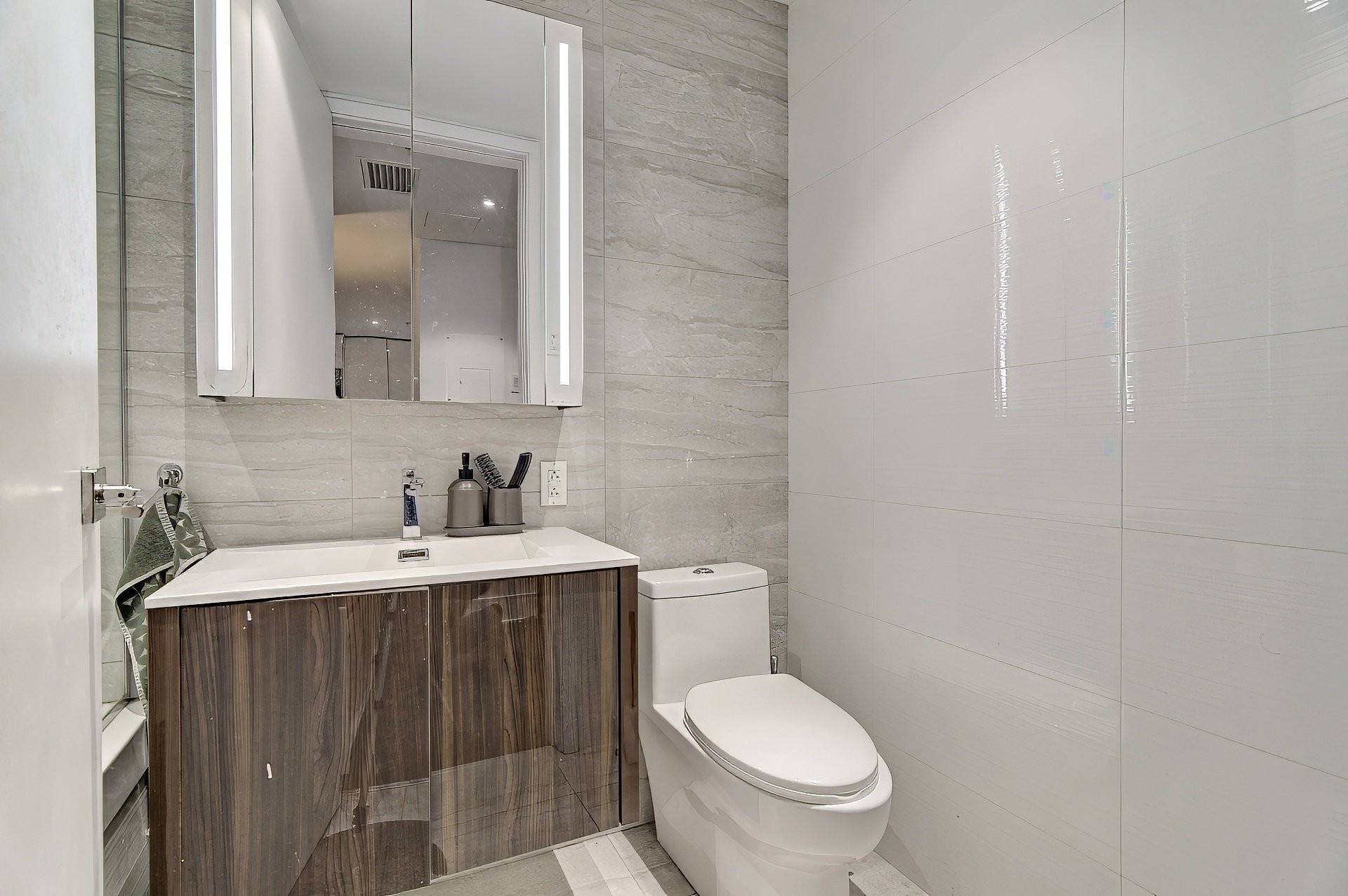 Bathroom - 2009-1188 Av. Union, Montréal (Ville-Marie), QC - Indoor Photo Showing Bathroom