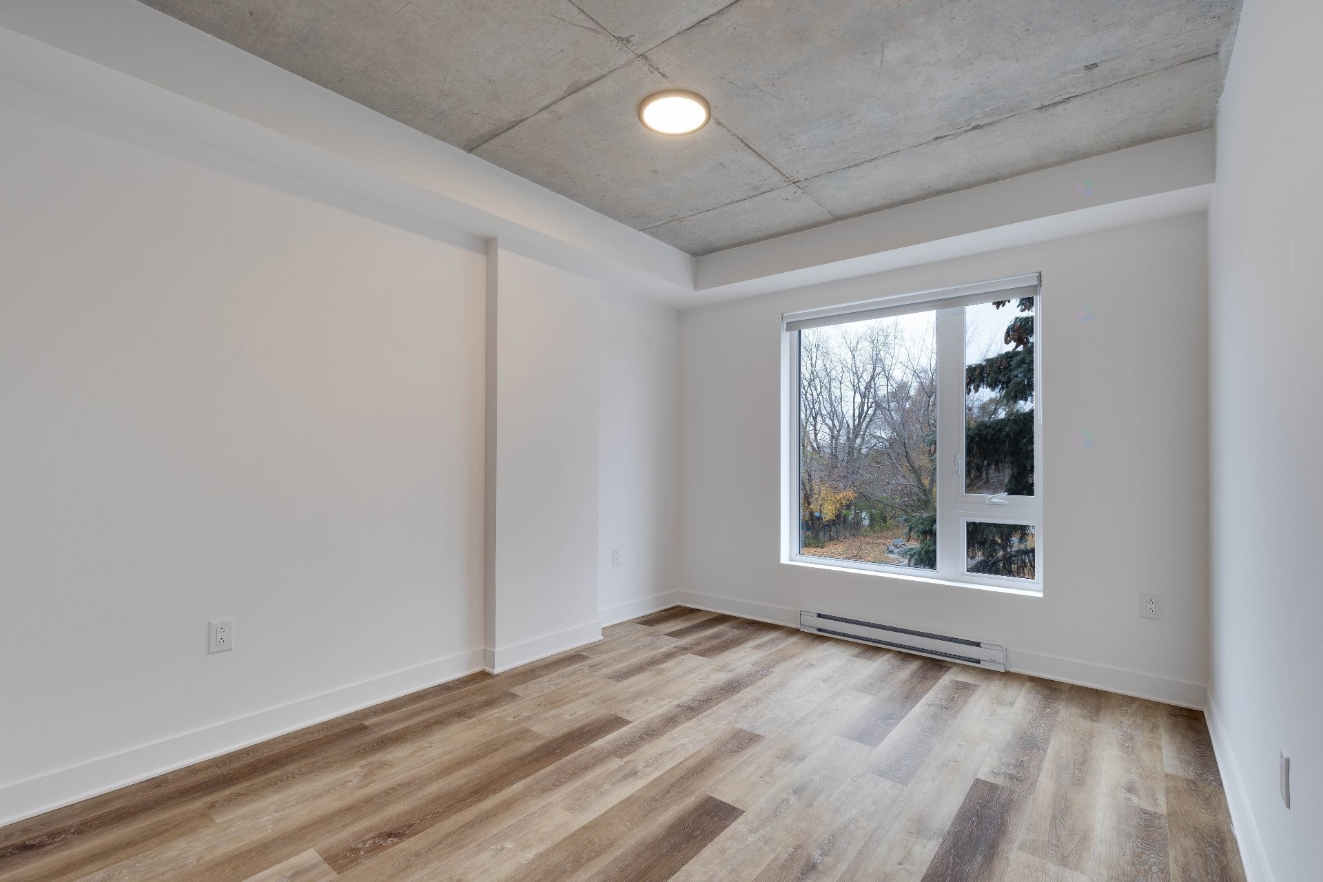 Master Bedroom - 402-1620 Boul. De La Côte-Vertu, Montréal (Saint-Laurent), QC - Indoor Photo Showing Other Room