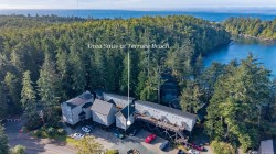 3-1002 Peninsula Rd Ucluelet, BC V0R 3A0