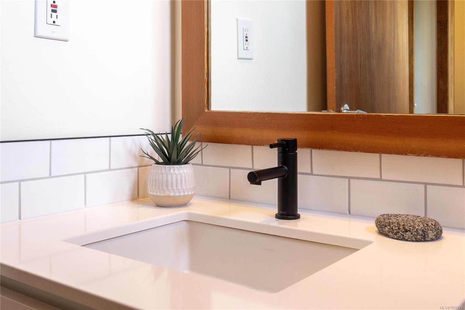 #3-1002 Peninsula Rd, Ucluelet, BC - Indoor Photo Showing Bathroom