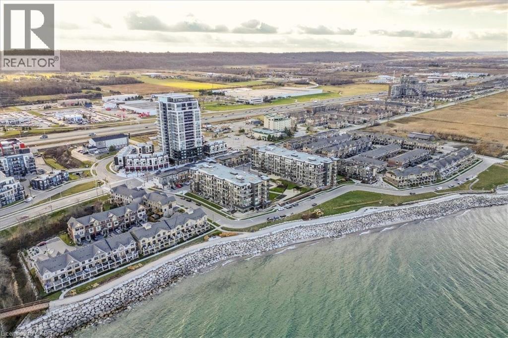 View of urban area - 40 Esplanade Lane Unit# 102, Grimsby, ON - Outdoor With View
