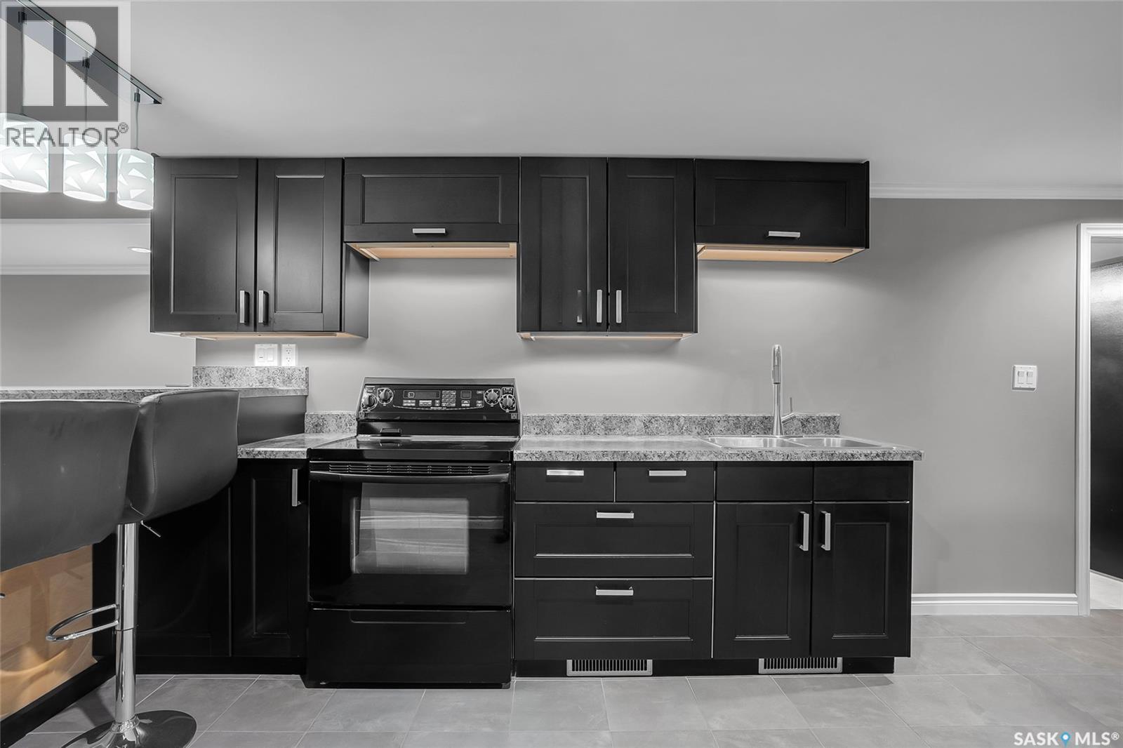 1410 Argyle Avenue, Saskatoon, SK - Indoor Photo Showing Kitchen