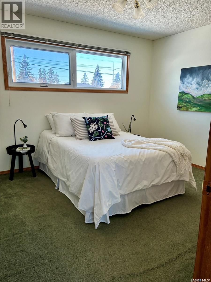 1410 Argyle Avenue, Saskatoon, SK - Indoor Photo Showing Bedroom