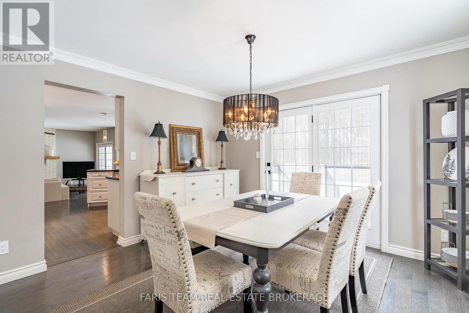 5 Bailey Crescent, Tiny, ON - Indoor Photo Showing Dining Room