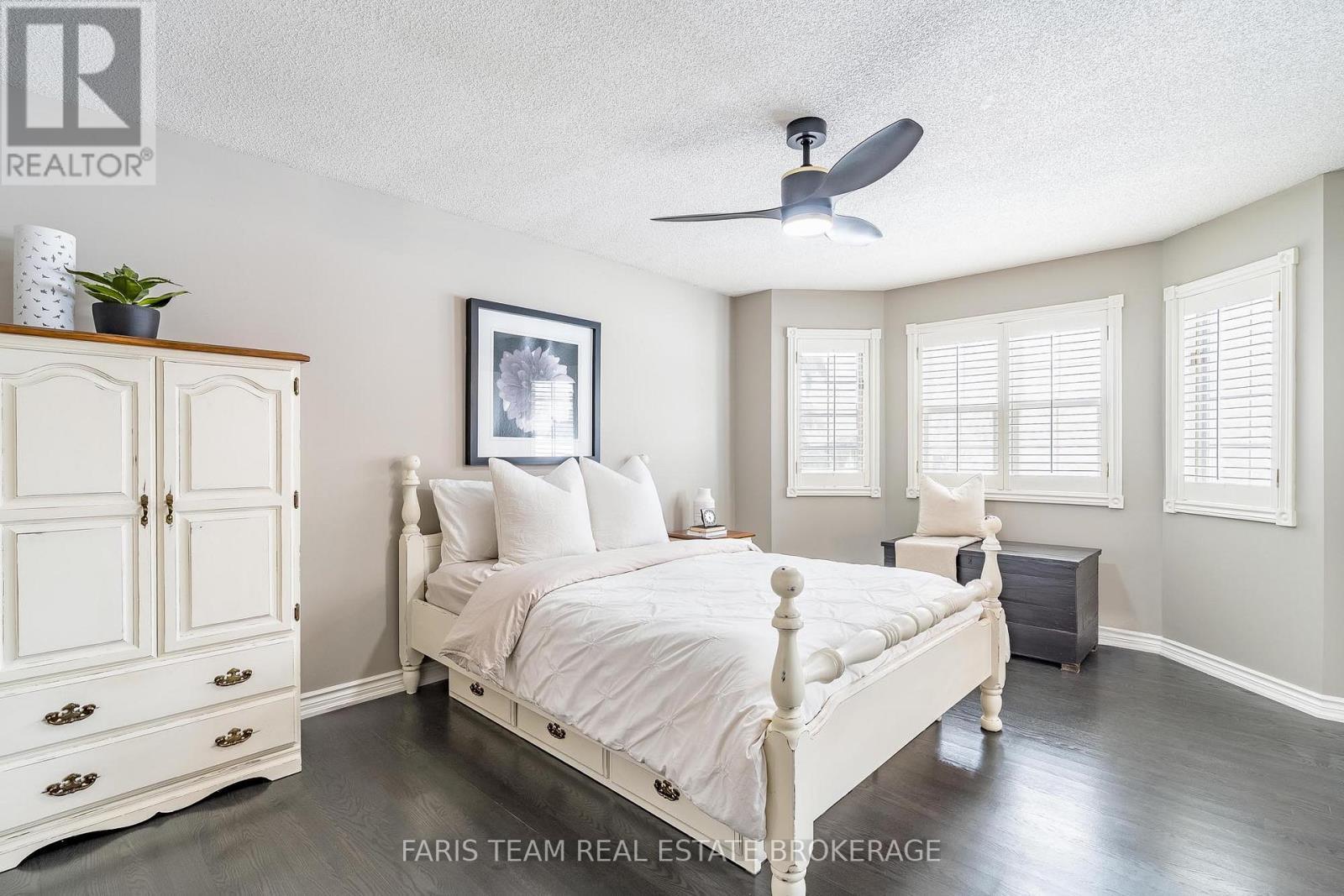 5 Bailey Crescent, Tiny, ON - Indoor Photo Showing Bedroom