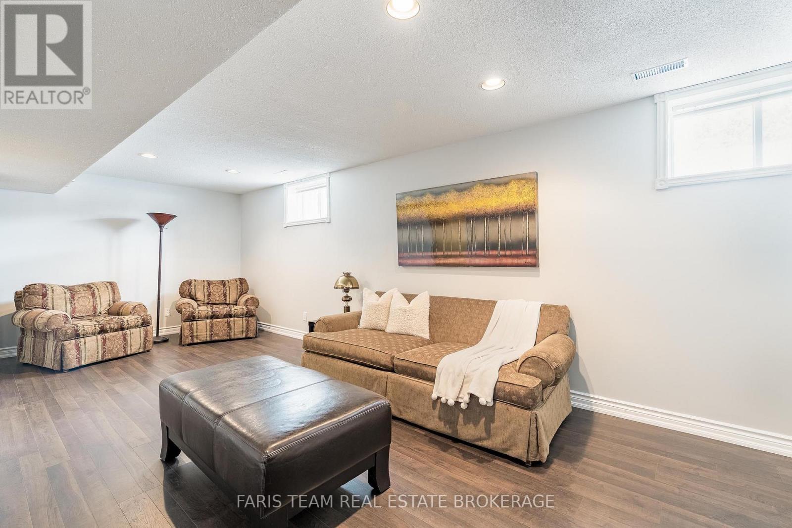 5 Bailey Crescent, Tiny, ON - Indoor