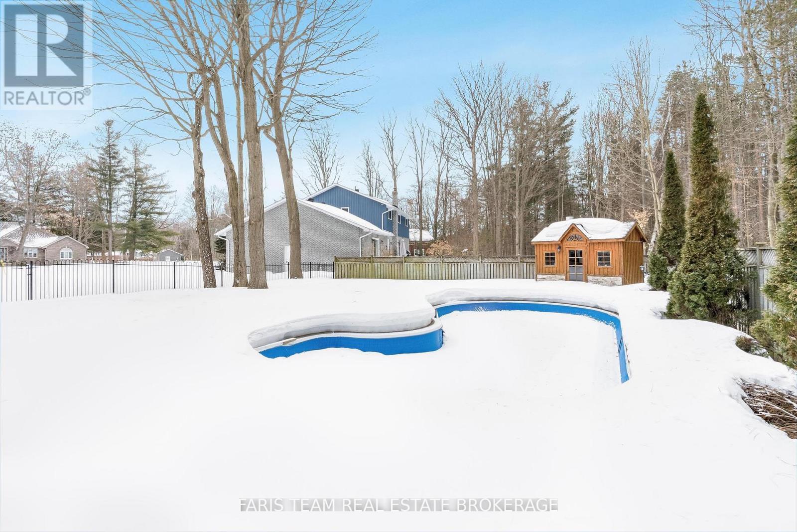 5 Bailey Crescent, Tiny, ON - Outdoor With In Ground Pool