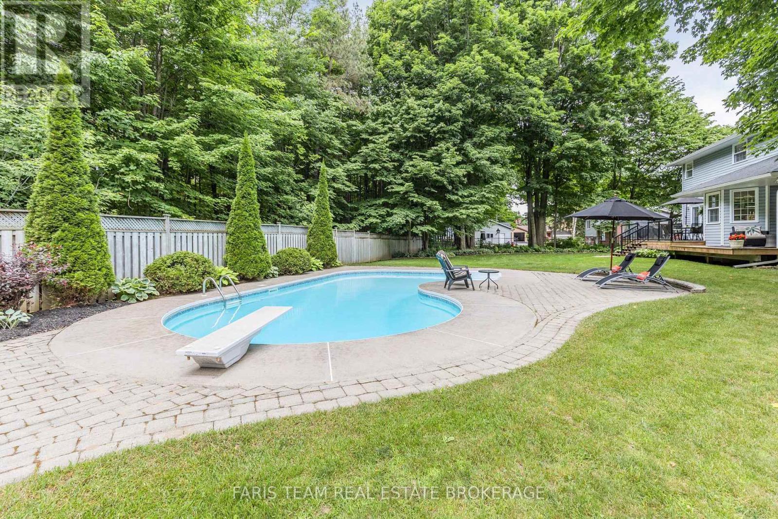 5 Bailey Crescent, Tiny, ON - Outdoor With In Ground Pool With Backyard