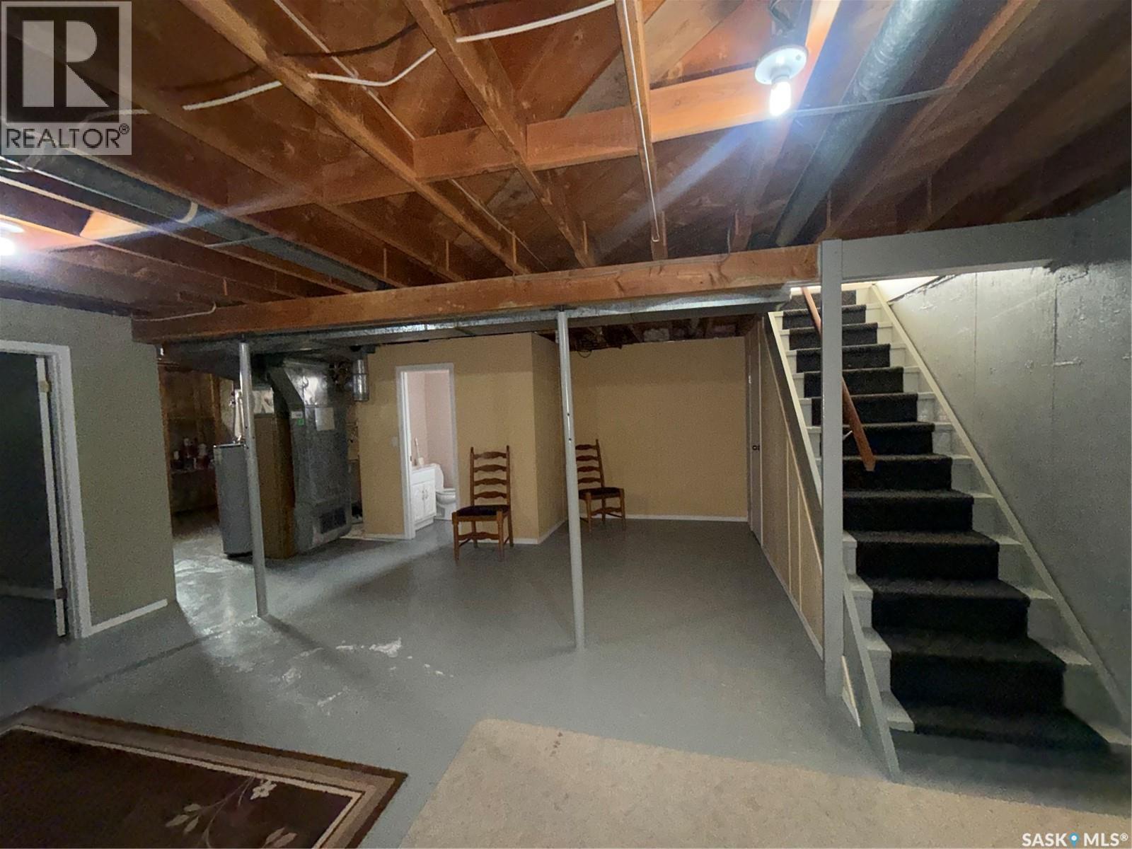 302 3Rd Avenue E, Assiniboia, SK - Indoor Photo Showing Basement