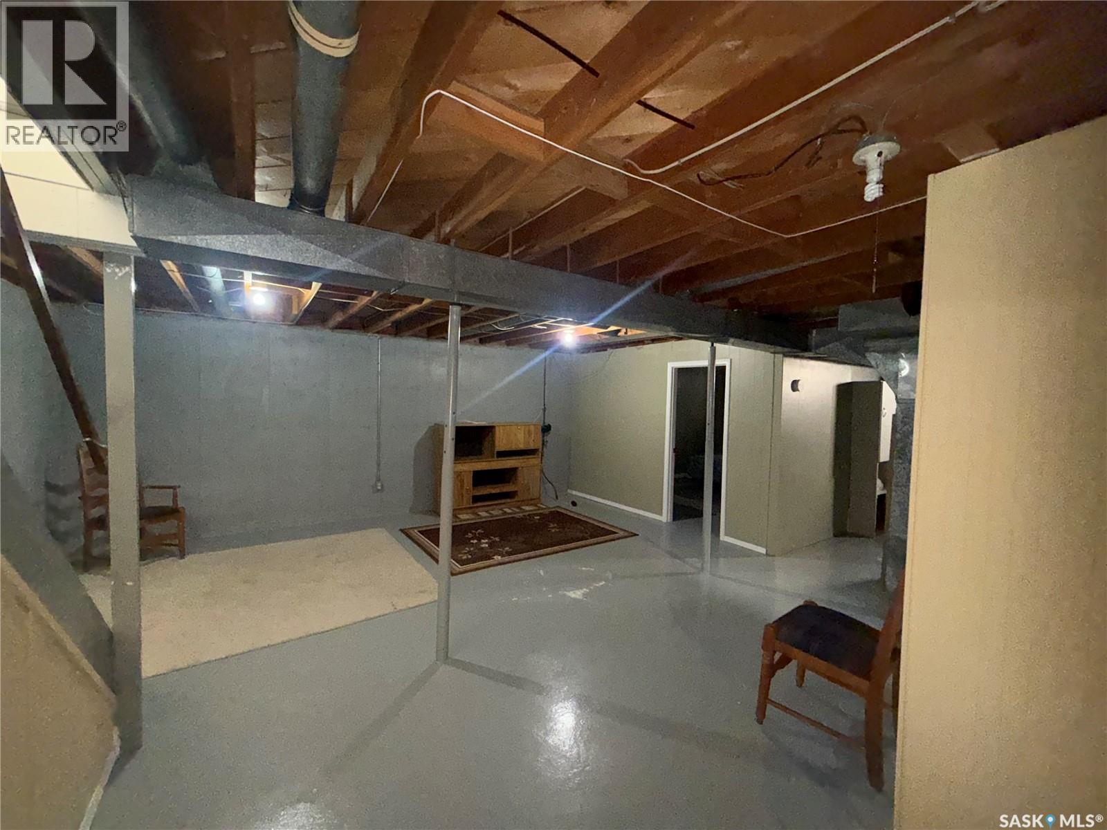 302 3Rd Avenue E, Assiniboia, SK - Indoor Photo Showing Basement