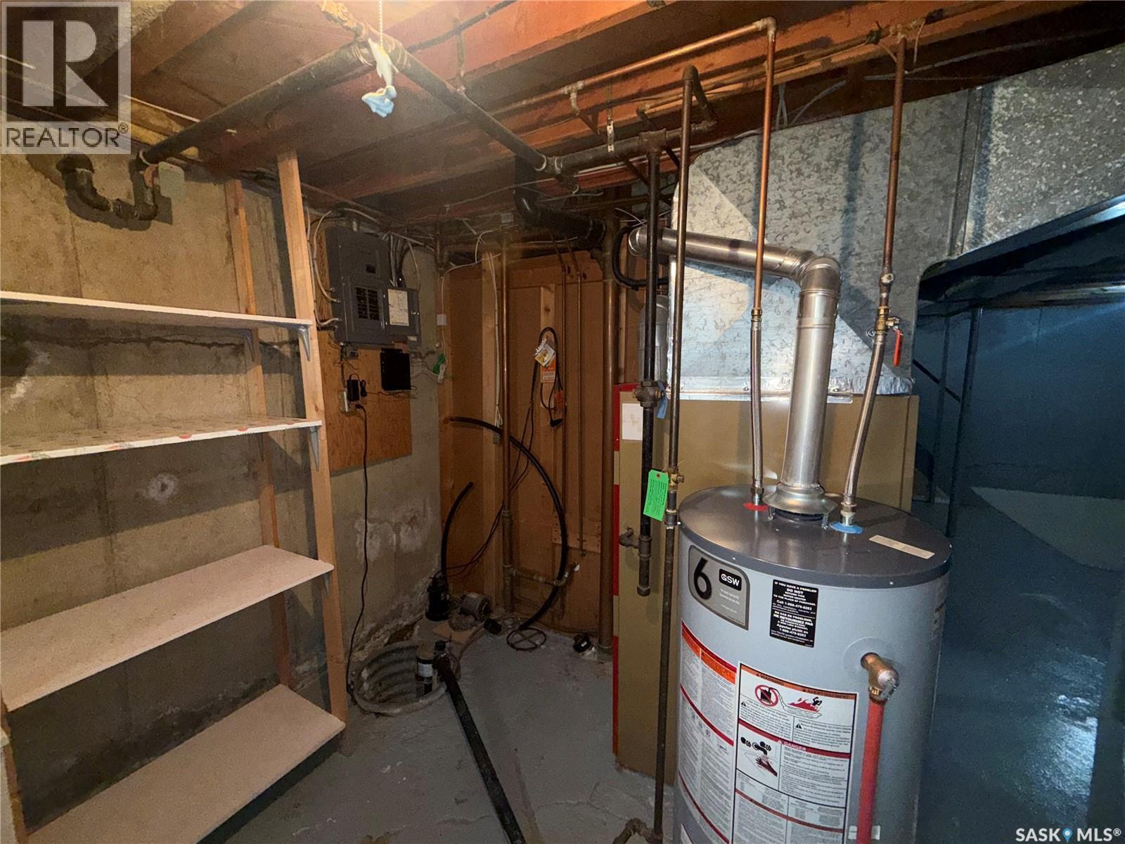 302 3Rd Avenue E, Assiniboia, SK - Indoor Photo Showing Basement