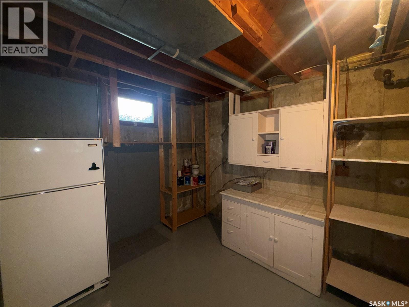 302 3Rd Avenue E, Assiniboia, SK - Indoor Photo Showing Basement