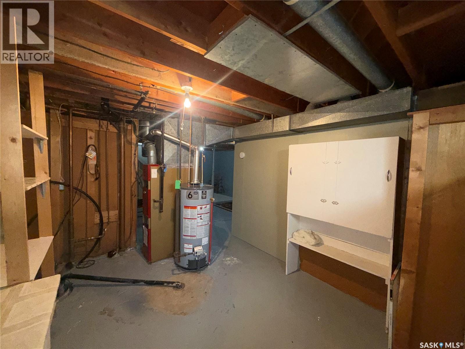 302 3Rd Avenue E, Assiniboia, SK - Indoor Photo Showing Basement