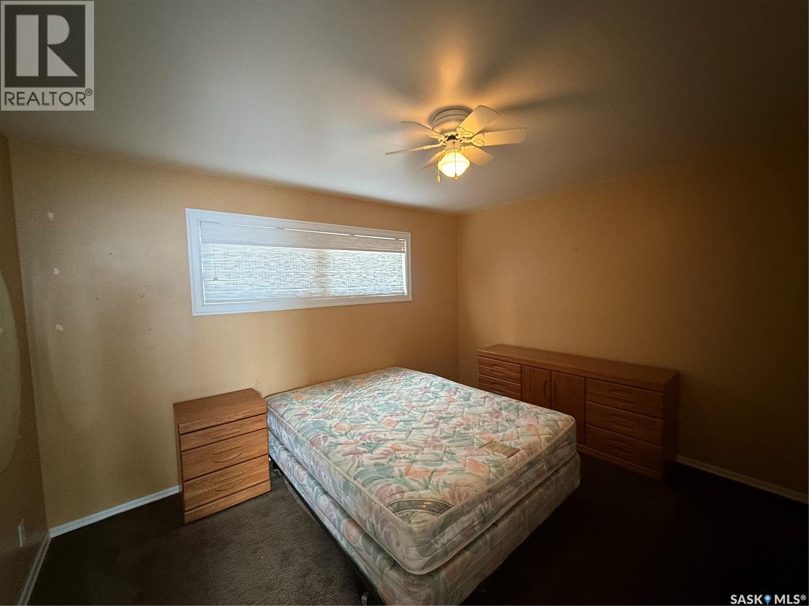 302 3Rd Avenue E, Assiniboia, SK - Indoor Photo Showing Bedroom