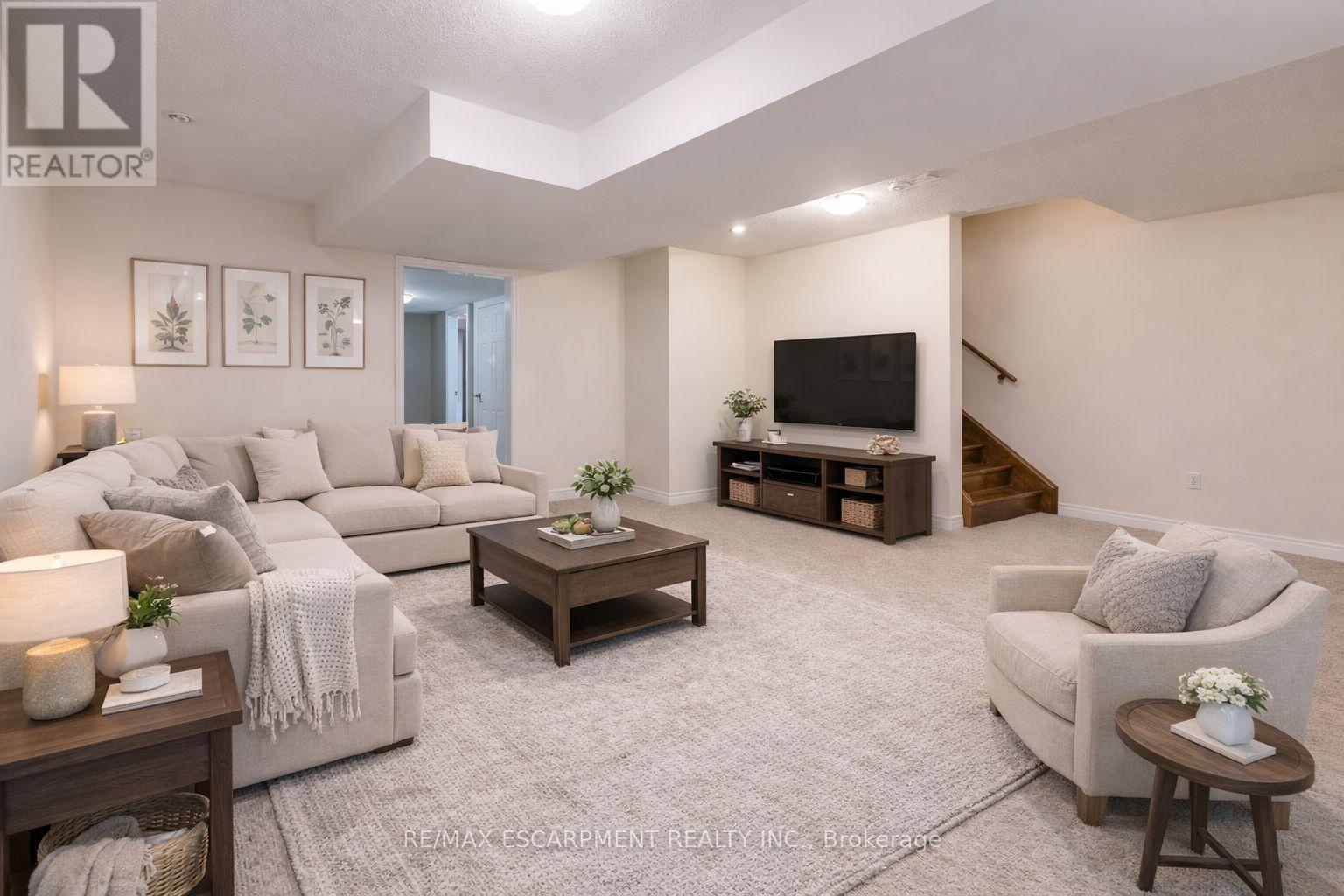 1203 Lorne Park Road, Mississauga, ON - Indoor Photo Showing Living Room