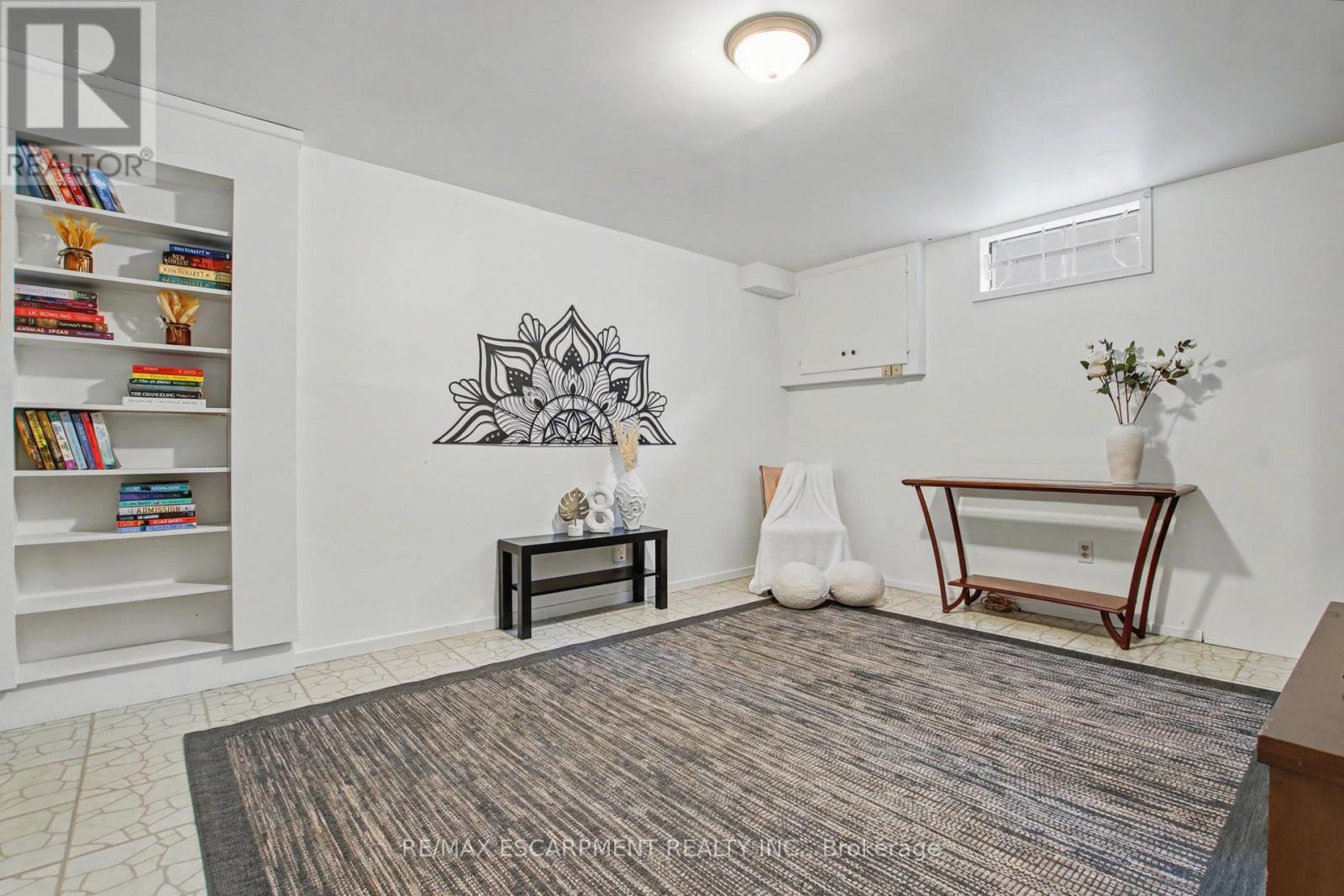 21 Greystone Crescent, St. Catharines, ON - Indoor