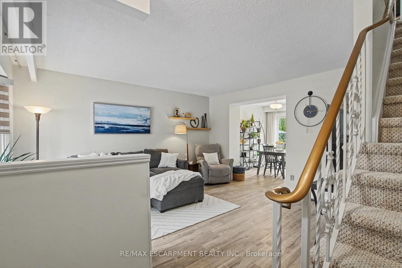 21 Greystone Crescent, St. Catharines, ON - Indoor