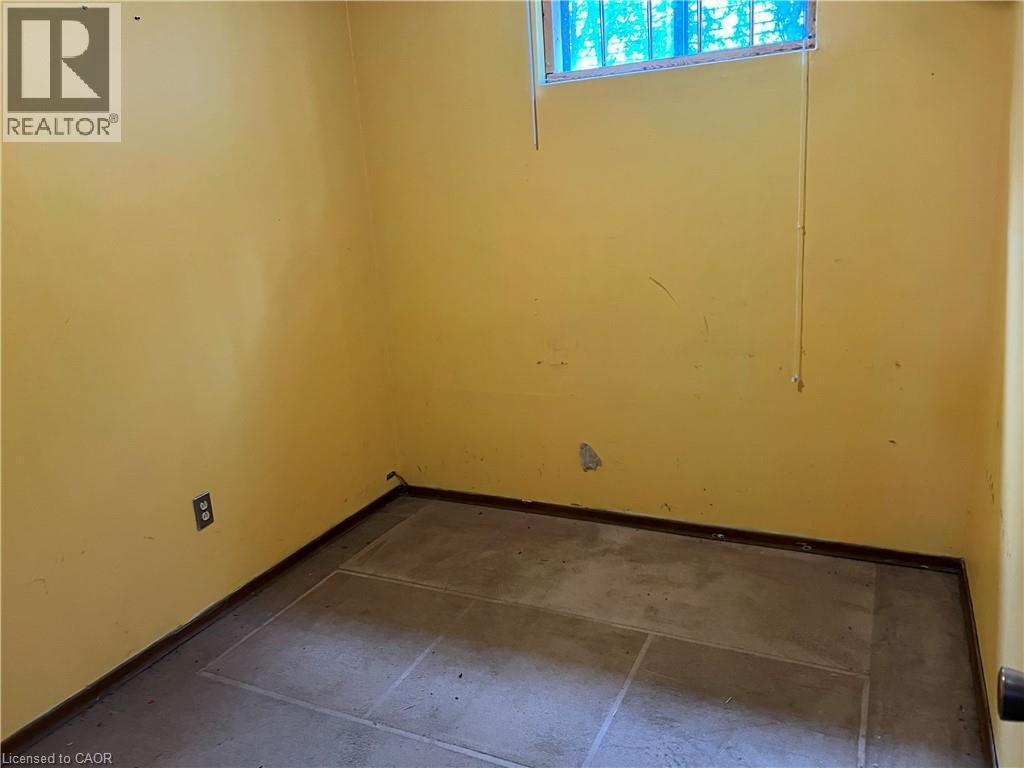 Lower lvl - 185 Lavina Crescent, Hamilton, ON - Indoor Photo Showing Other Room