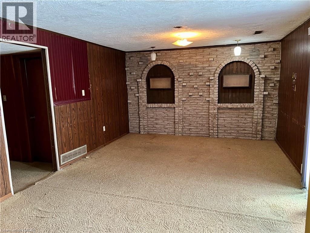 Walk out to rear patio - 185 Lavina Crescent, Hamilton, ON - Indoor Photo Showing Other Room