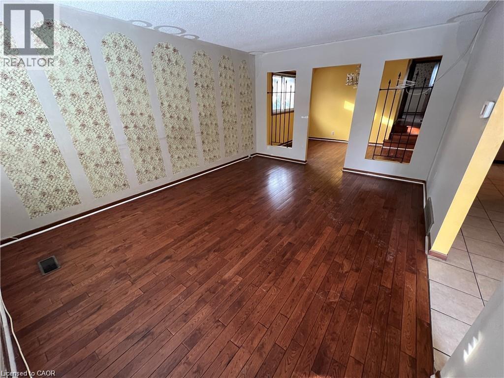 185 Lavina Crescent, Hamilton, ON - Indoor Photo Showing Other Room