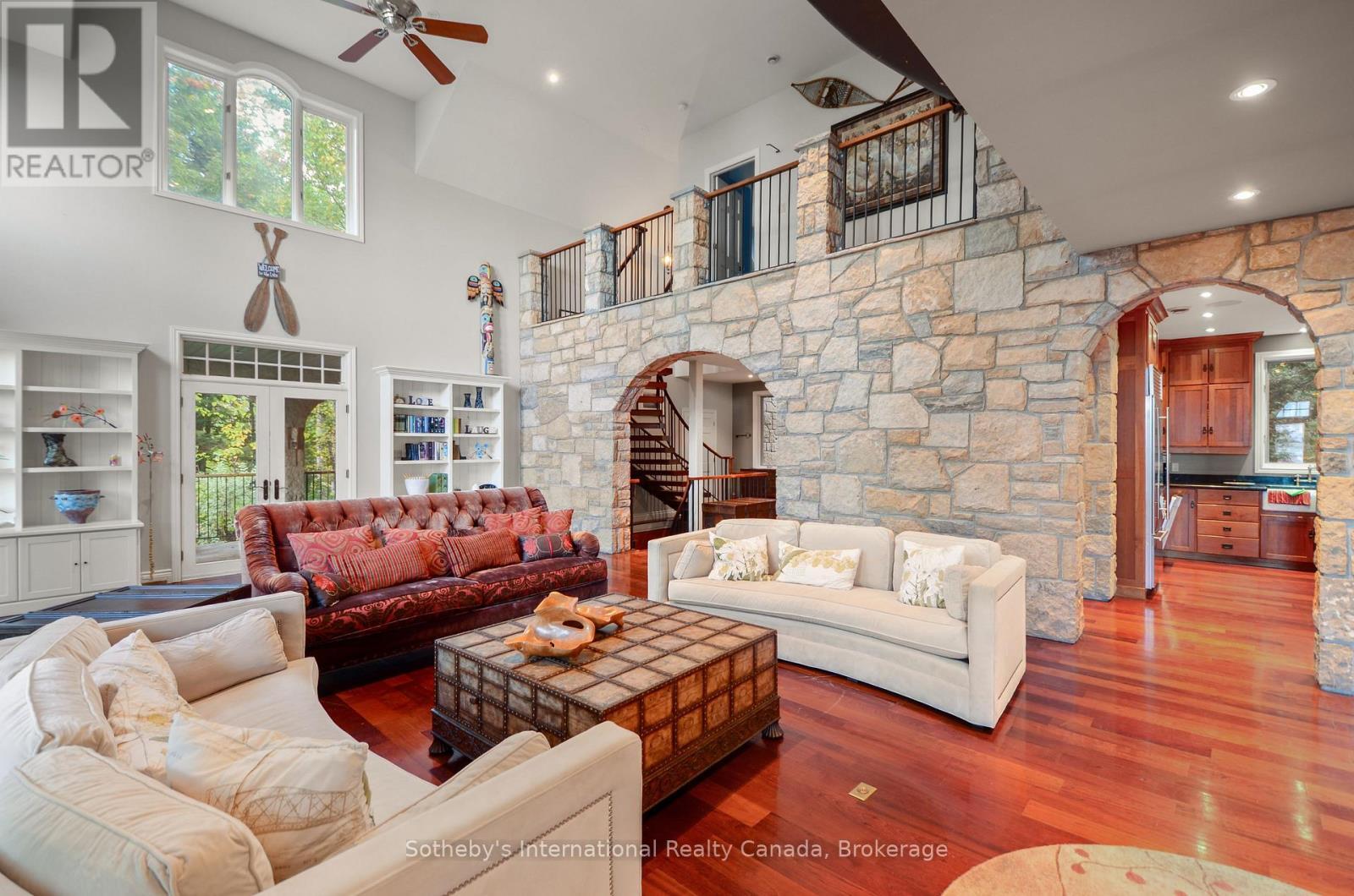 190 Melissa Lane, Tiny, ON - Indoor Photo Showing Living Room