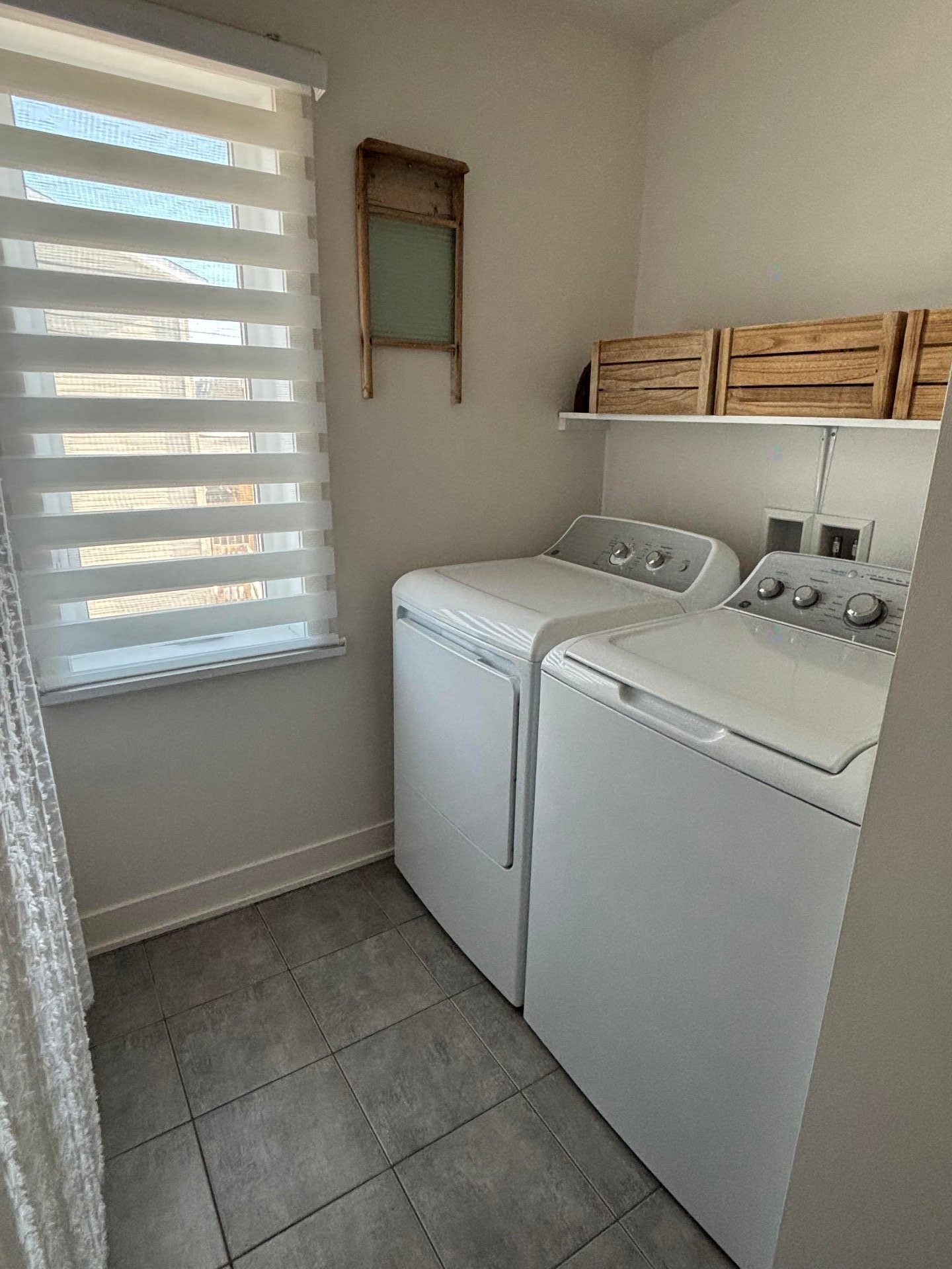 Laundry - 80 Rue Majeau, L'Épiphanie, QC - Indoor Photo Showing Laundry Room