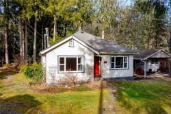 195 Johnson Pl Lake Cowichan, BC V0R 2G0