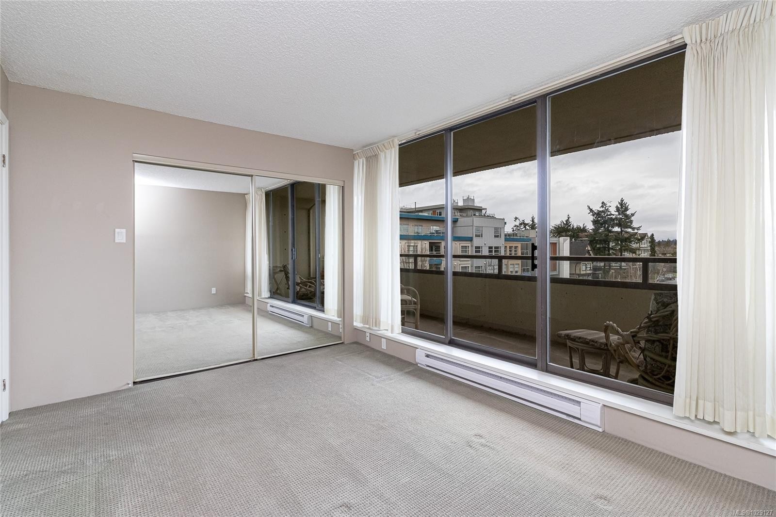 301-9805 Second St, Sidney, BC - Outdoor With Exterior