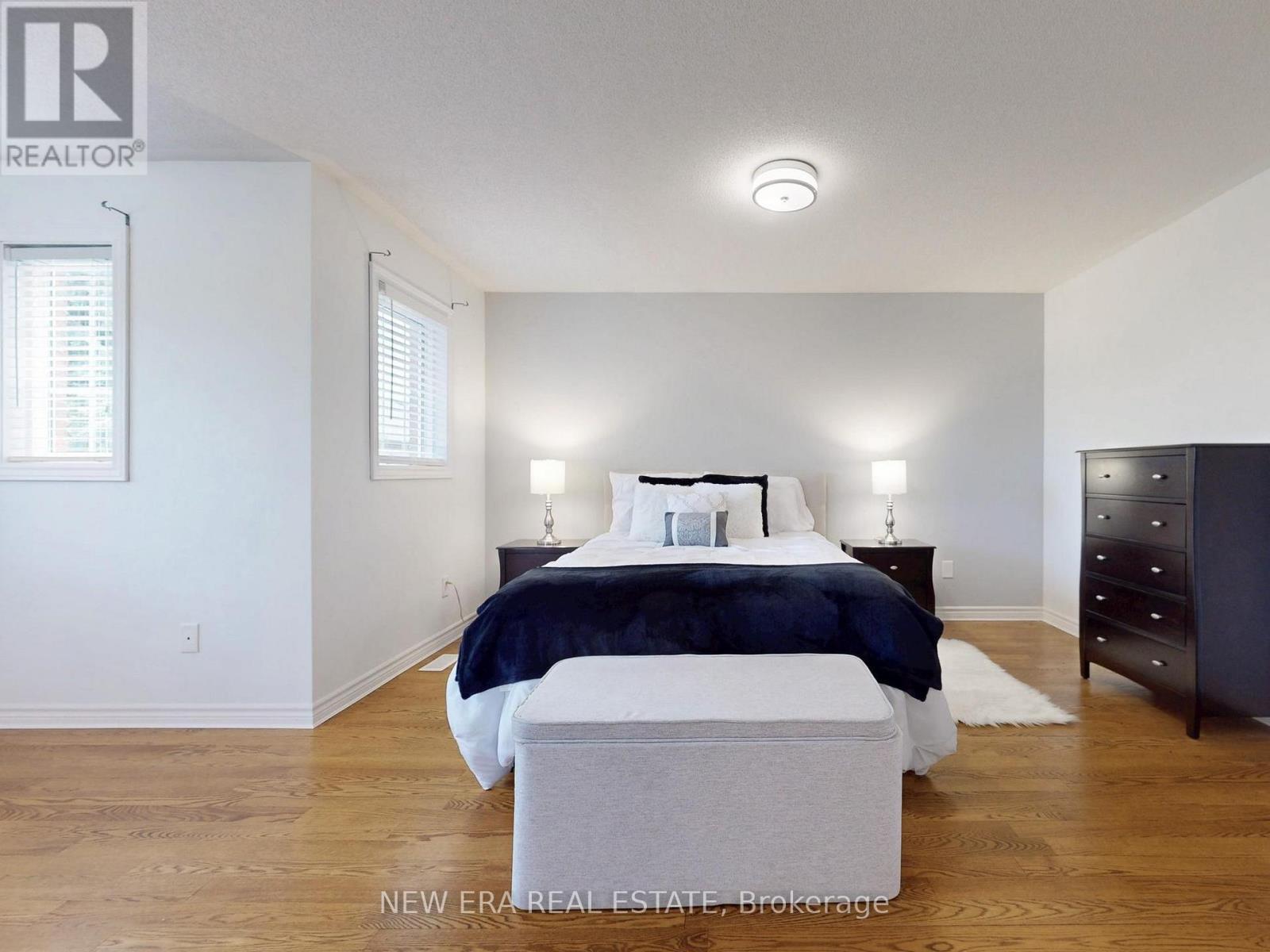 5380 Floral Hill Crescent, Mississauga, ON - Indoor Photo Showing Bedroom