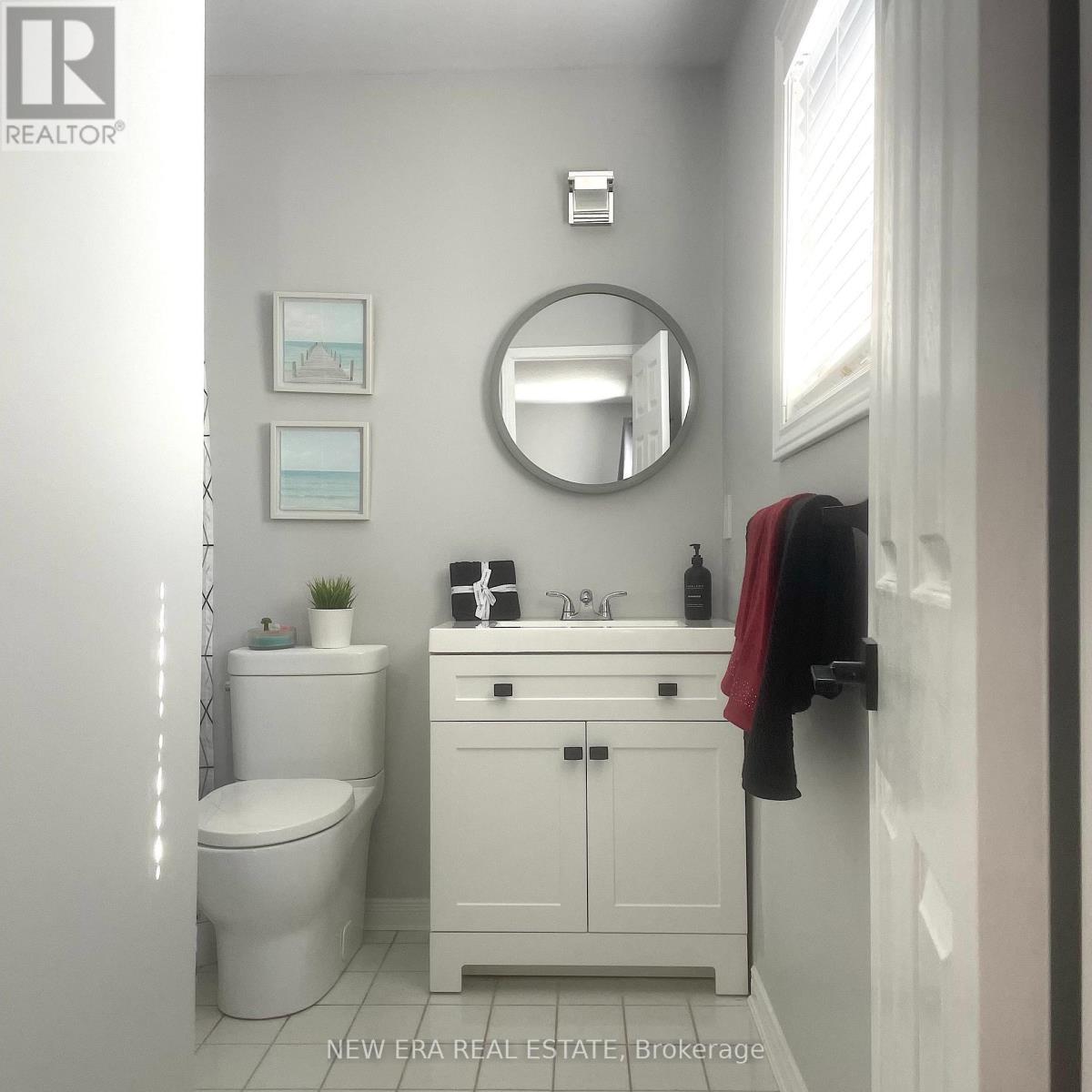 5380 Floral Hill Crescent, Mississauga, ON - Indoor Photo Showing Bathroom