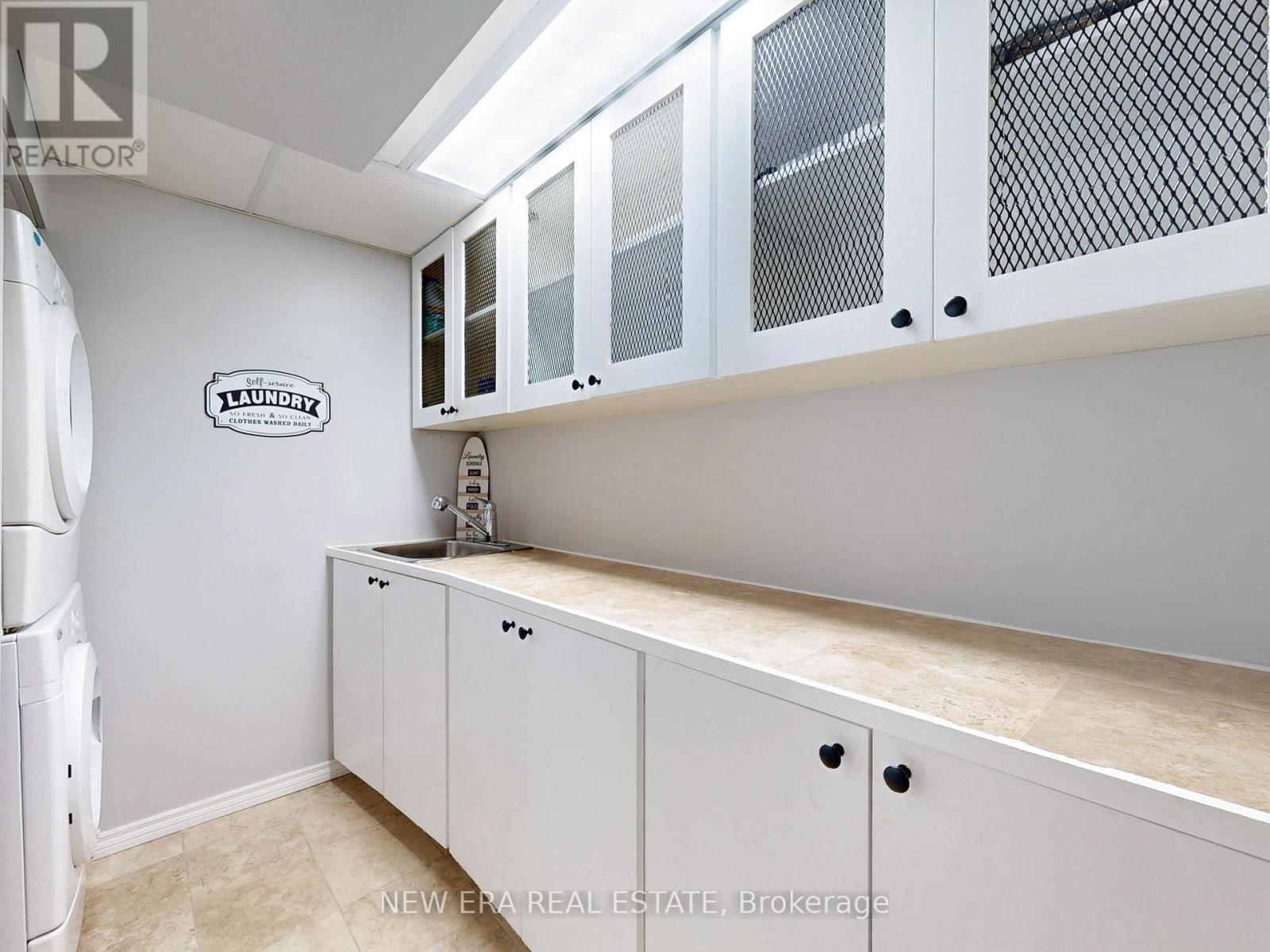 5380 Floral Hill Crescent, Mississauga, ON - Indoor