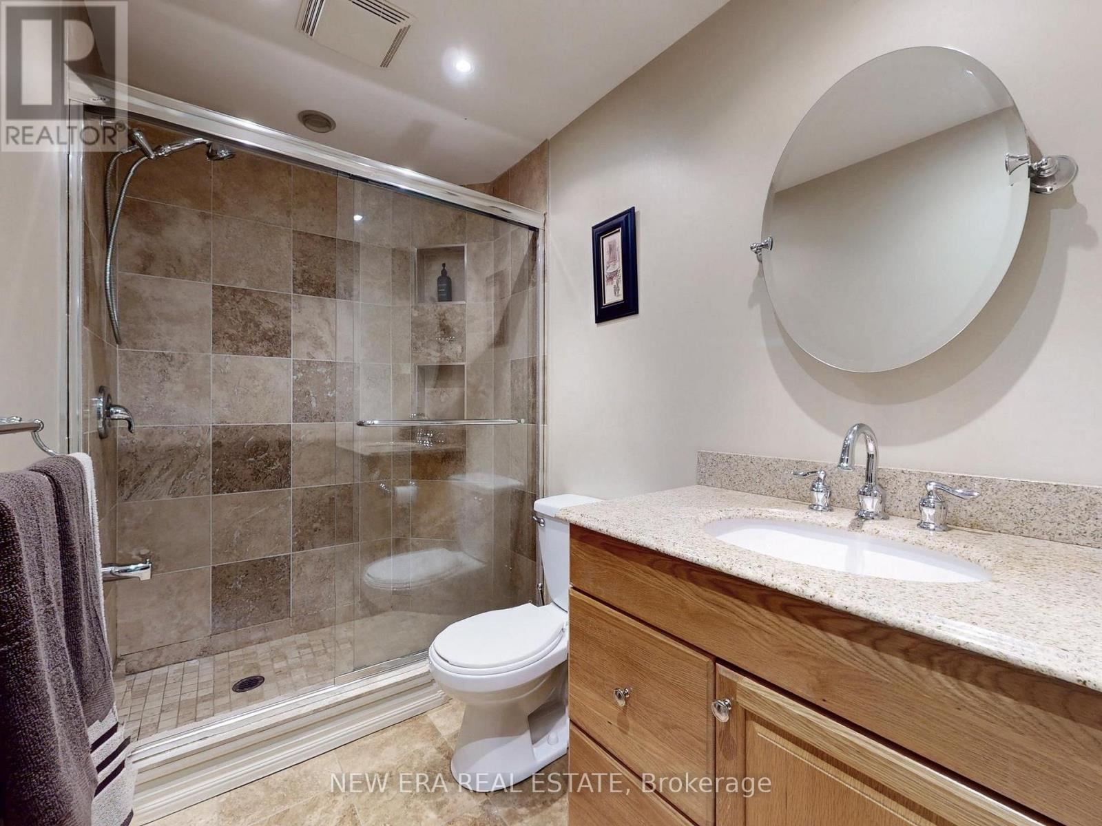 5380 Floral Hill Crescent, Mississauga, ON - Indoor Photo Showing Bathroom