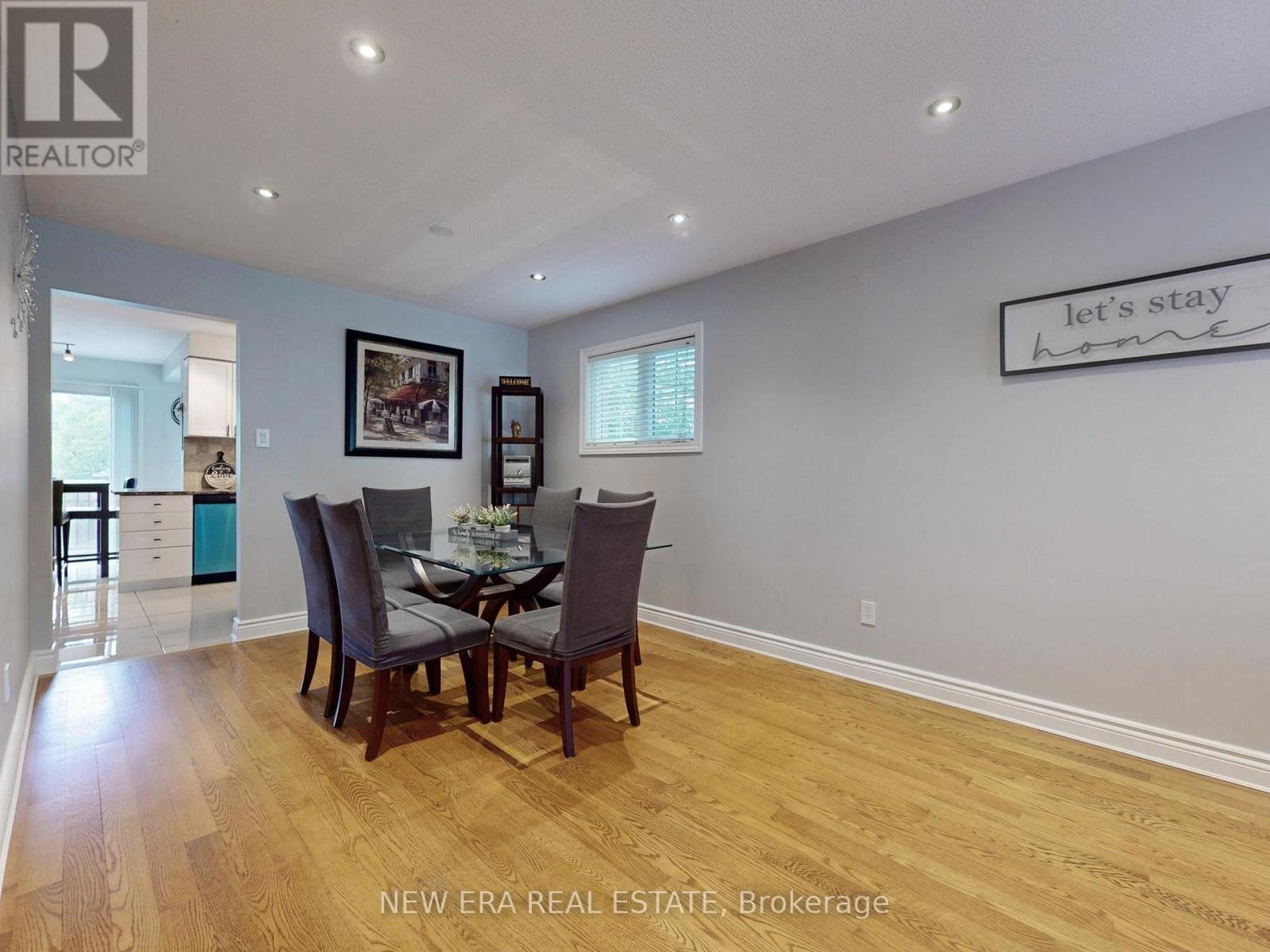 5380 Floral Hill Crescent, Mississauga, ON - Indoor Photo Showing Dining Room